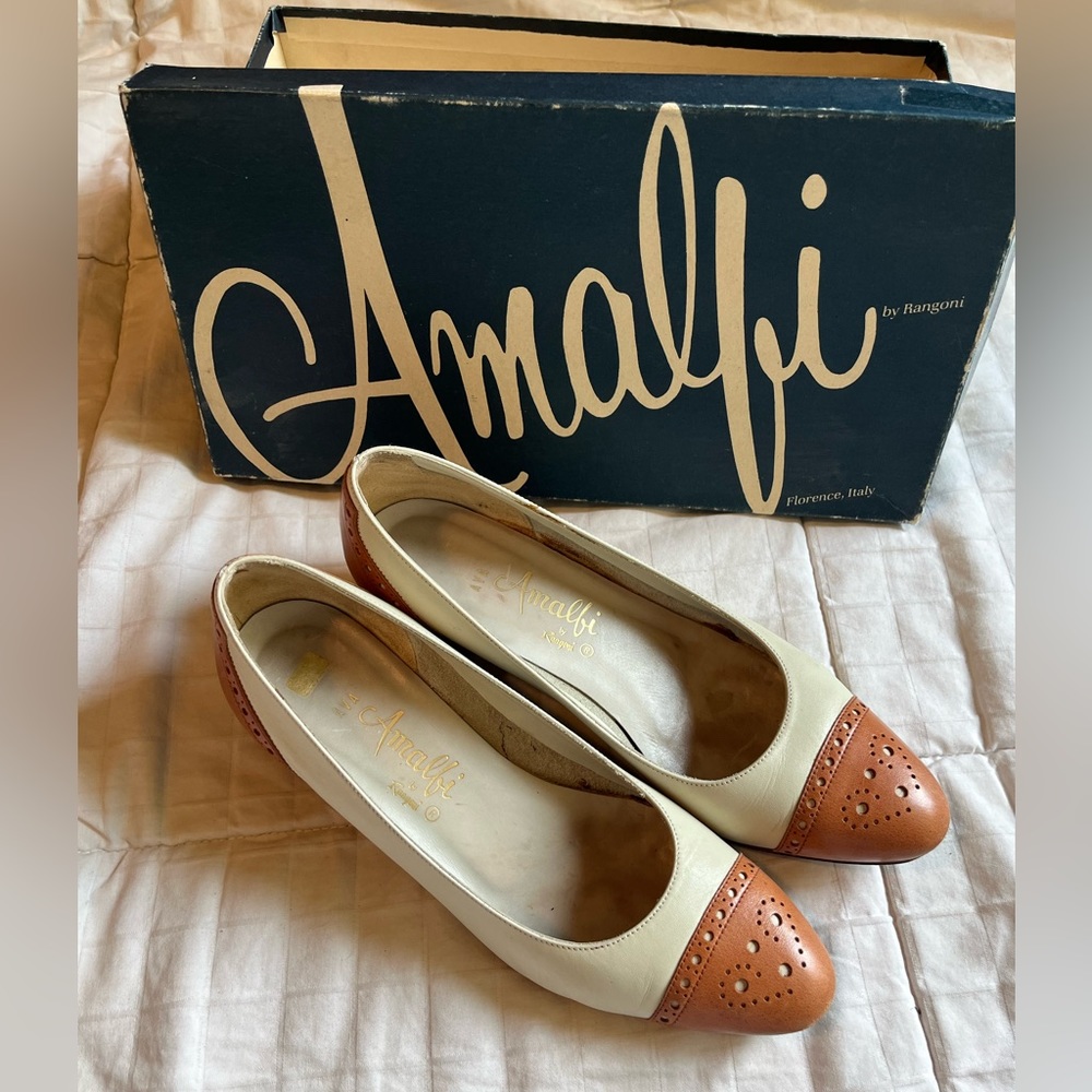 AMALFI Vintage Italian leather spectator kitten heel pump Size 6